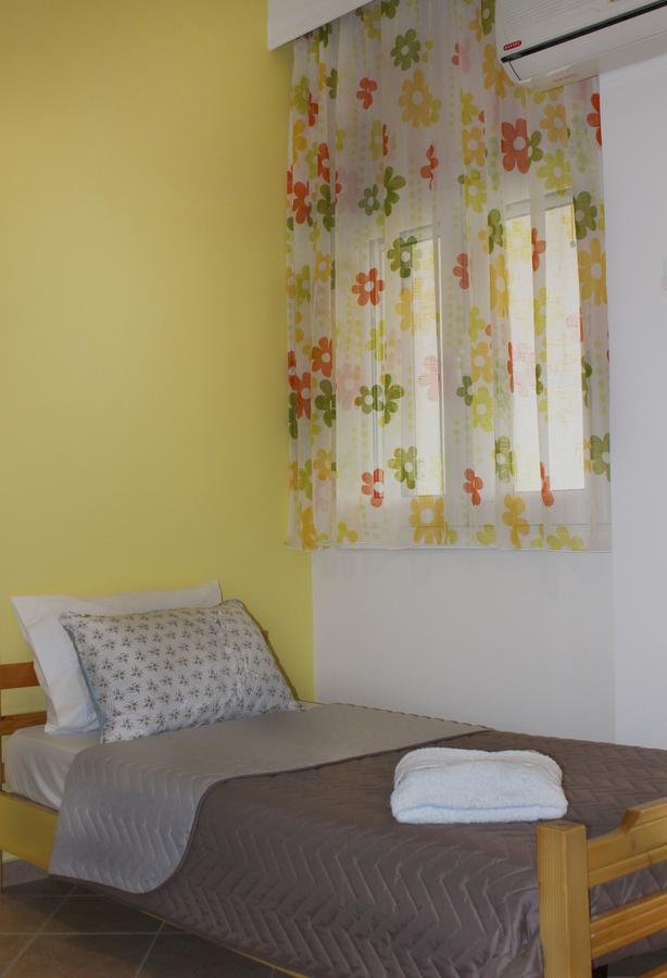 Souzana Rooms Nea Plagia Exterior foto